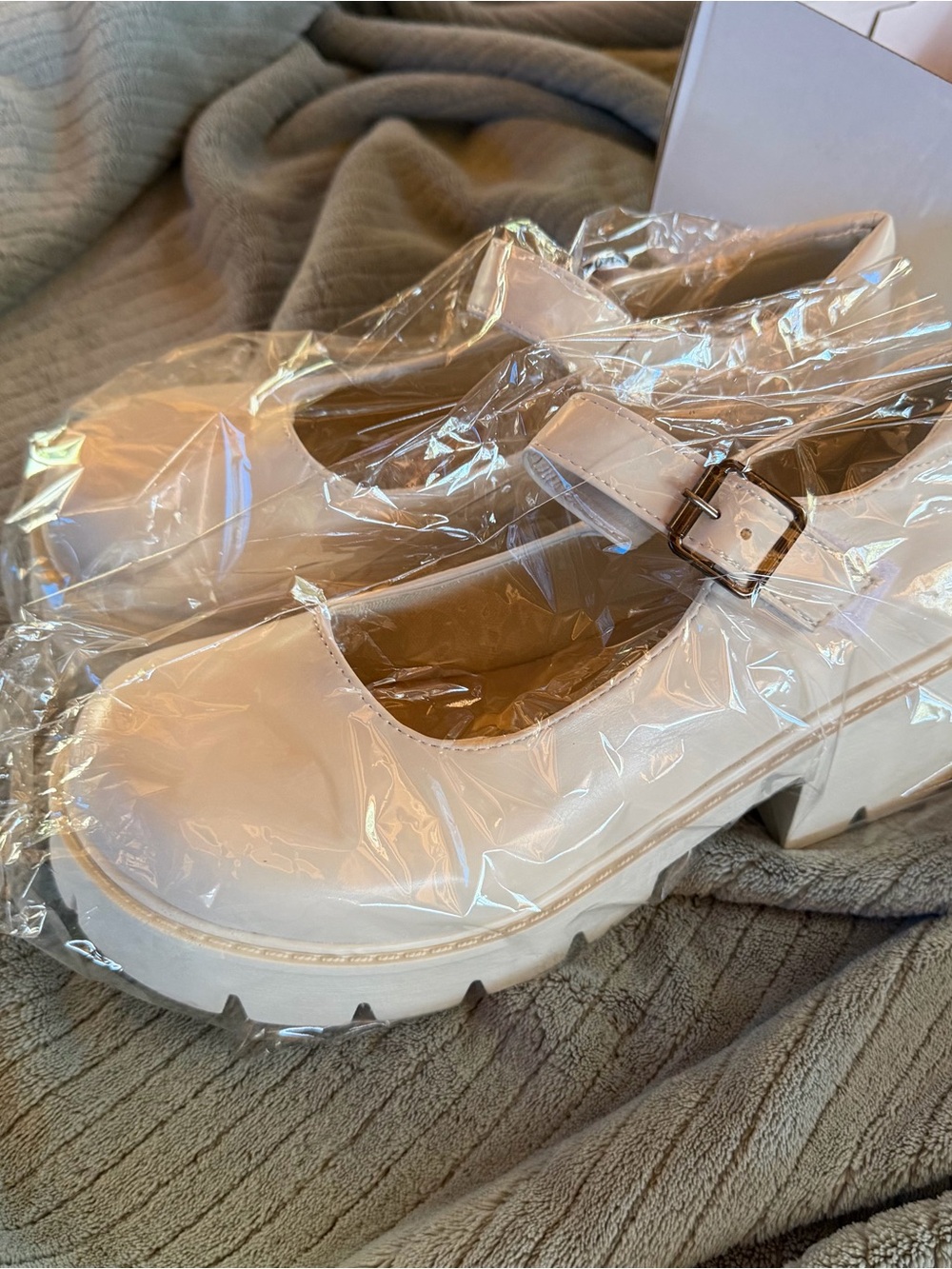 SHEIN White Patent Mary Jane Chunky Heel Shoes Brand New
